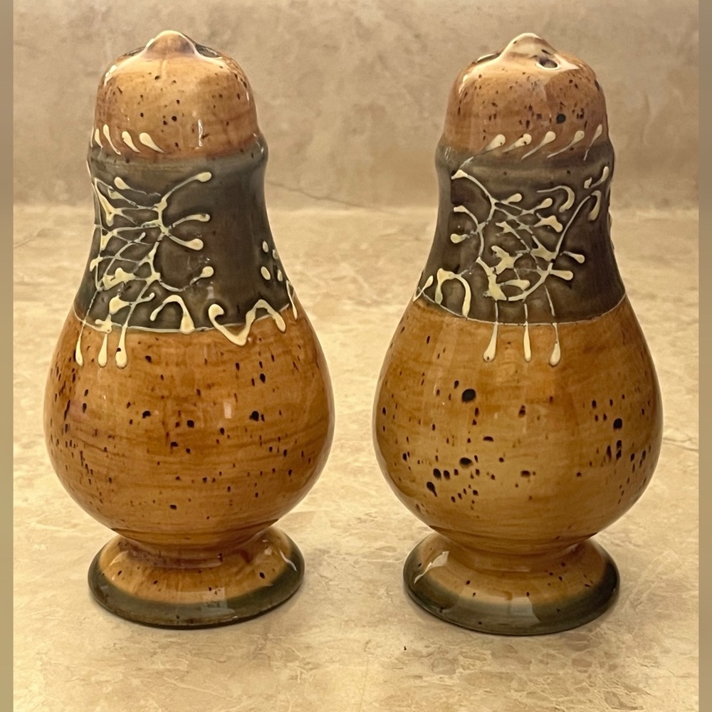 St. Remy by Ambiance Salt & Pepper Set - Picture 3 of 8